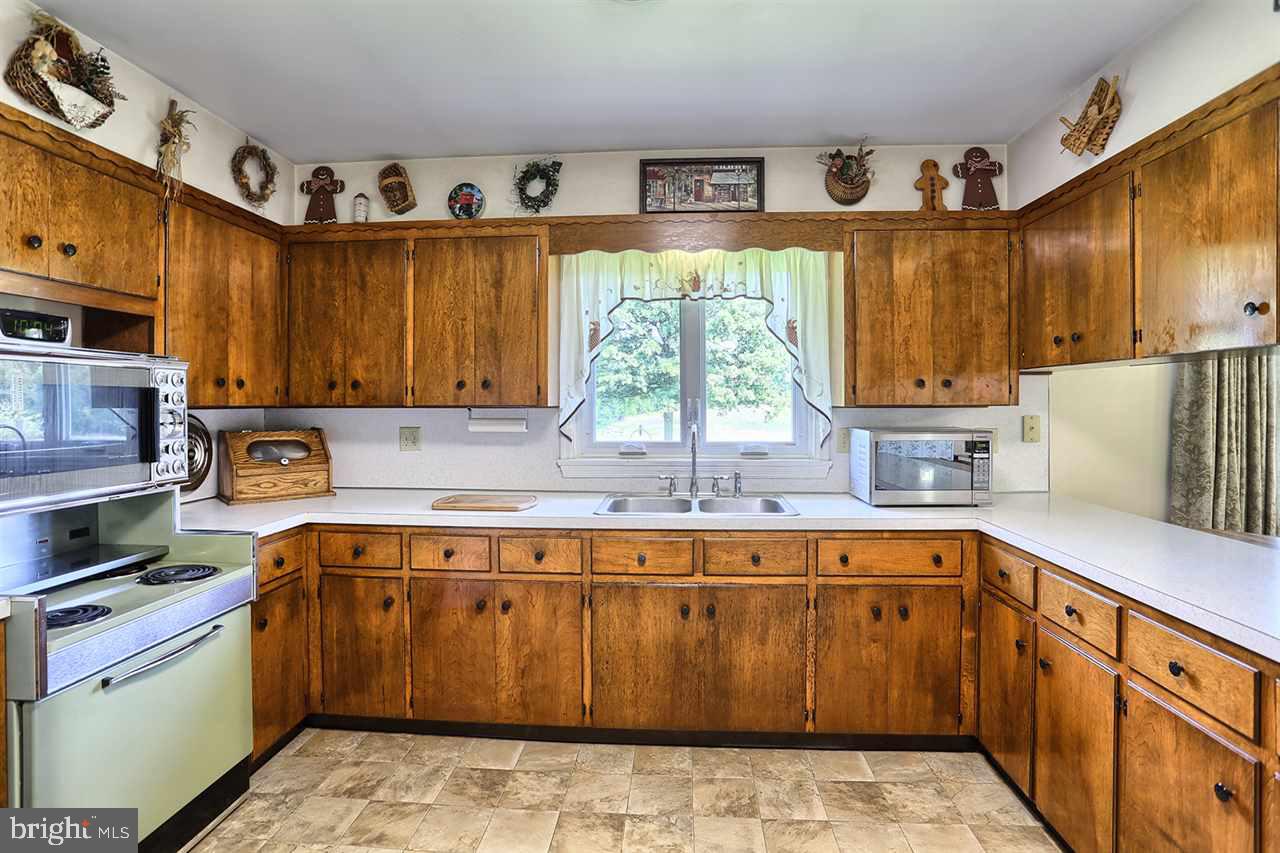 879 Alexander Spring Road Carlisle, PA 17015 - Photo 9 of 25 Gallery Image 9