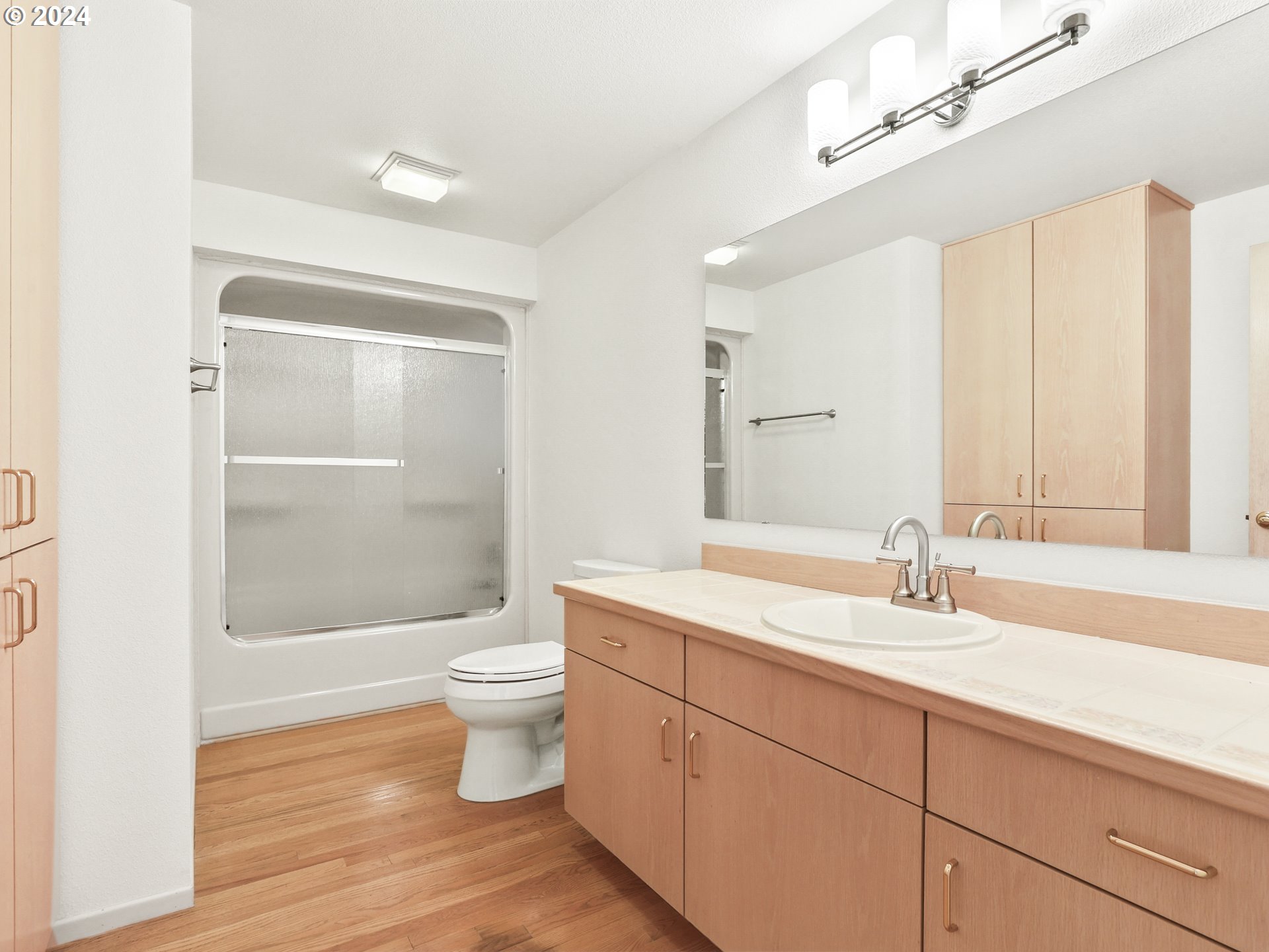 15917 Northeast Union Road, Unit 58 Ridgefield, WA 98642 - Photo 19 of 46 Bathroom