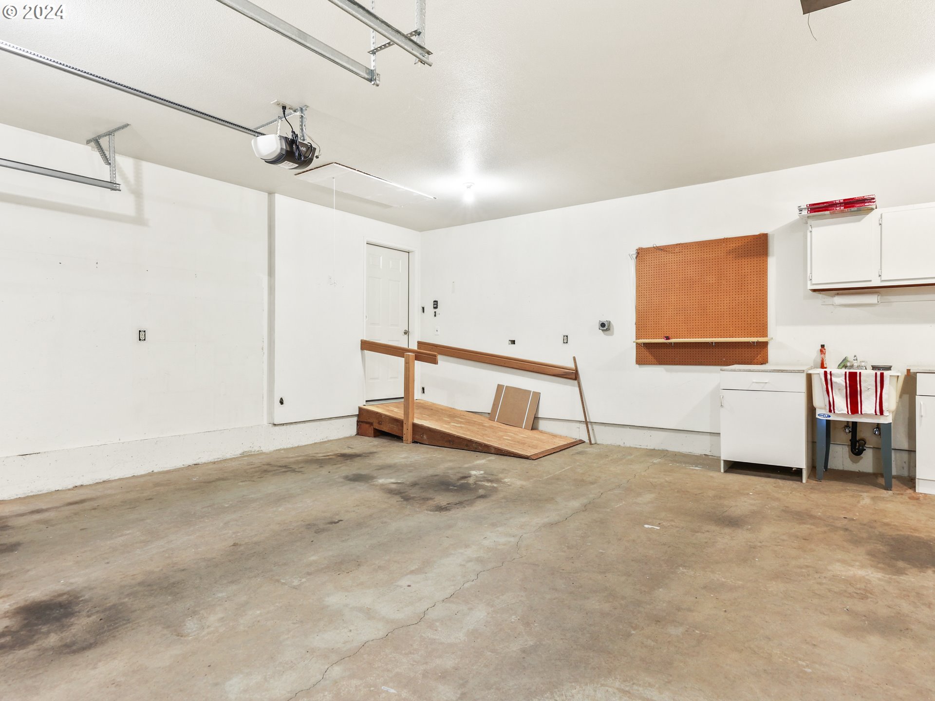 15917 Northeast Union Road, Unit 58 Ridgefield, WA 98642 - Photo 29 of 46 Garage