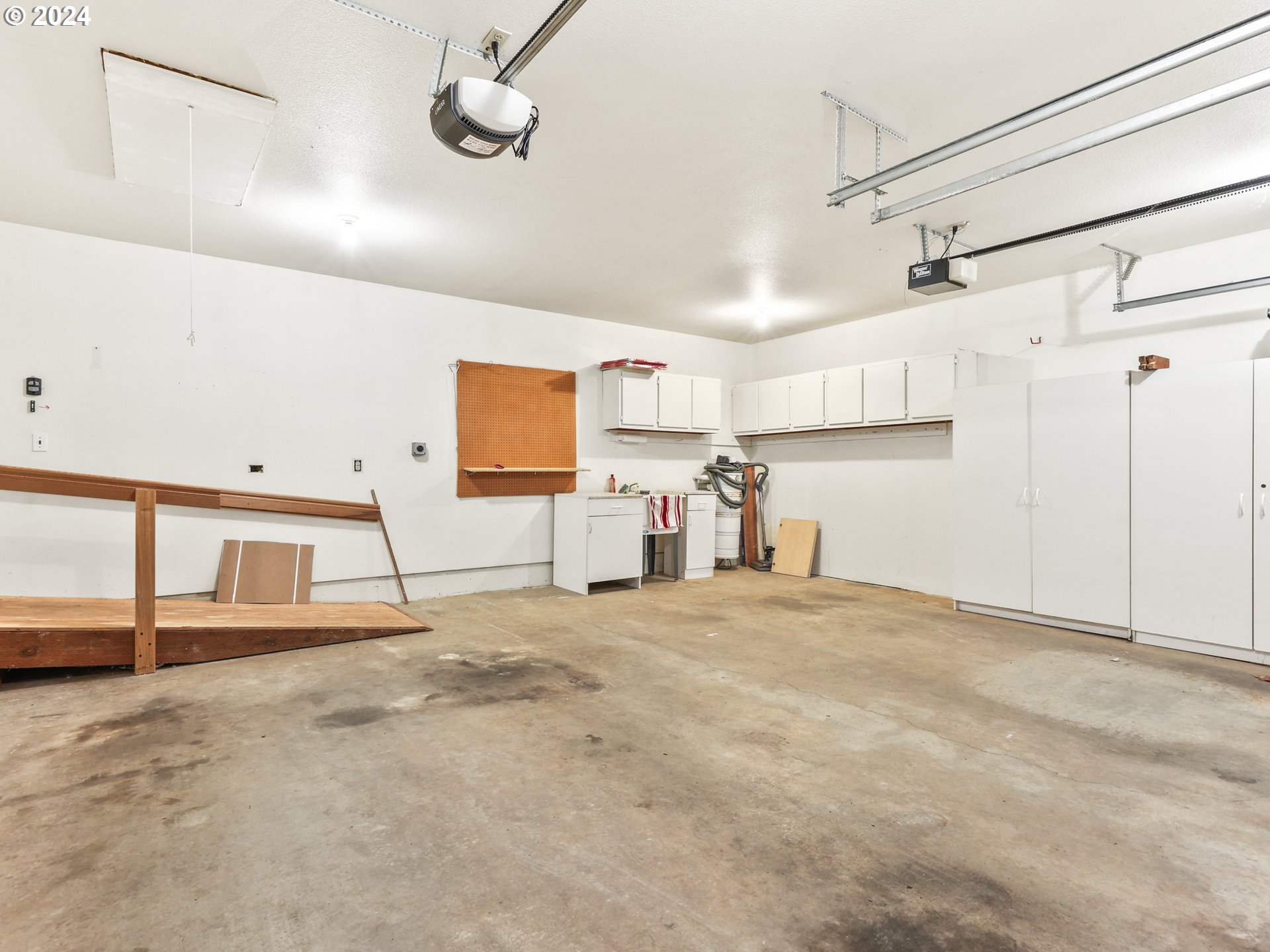 15917 Northeast Union Road, Unit 58 Ridgefield, WA 98642 - Photo 30 of 46 Garage