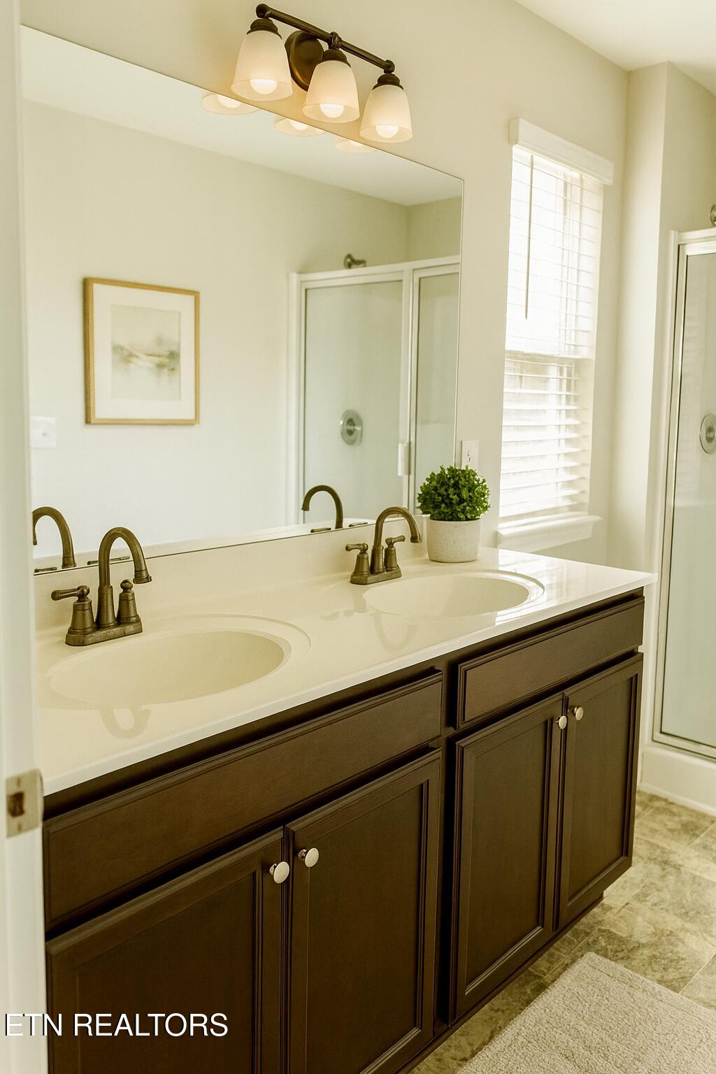 6 Lilac Court Clinton, TN 37716 - Photo 15 of 31 B2089881-887B-49C3-8253-17D25DA0BBE6