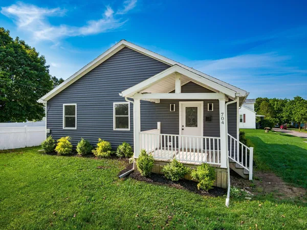 $199,900 | 704 East Columbus Street, Kenton, OH 43326