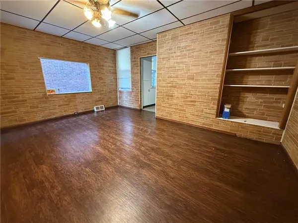 $105,000 | 122 Greydon Avenue, McKees Rocks, PA 15136