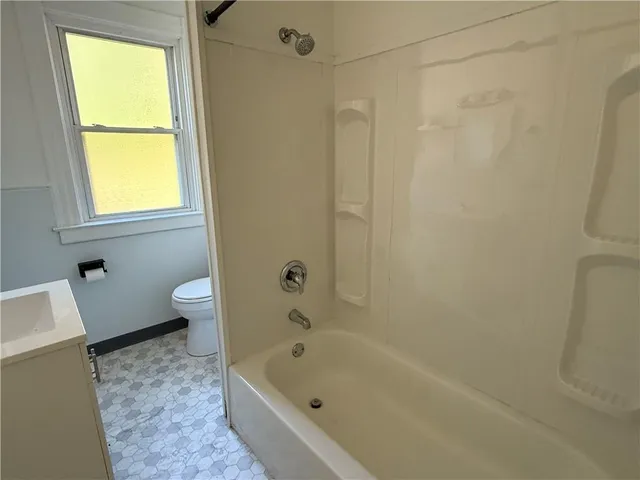 $112,000 | 122 Greydon Avenue, McKees Rocks, PA 15136