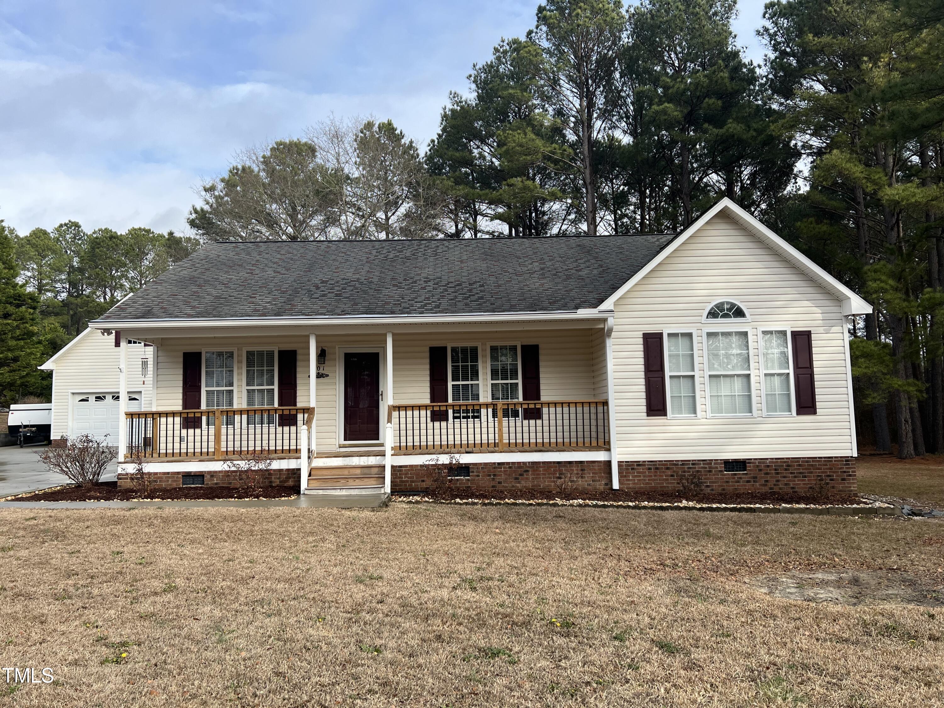 101 Rhea Court Benson, NC 27504 - Photo 2 of 33 IMG_2305