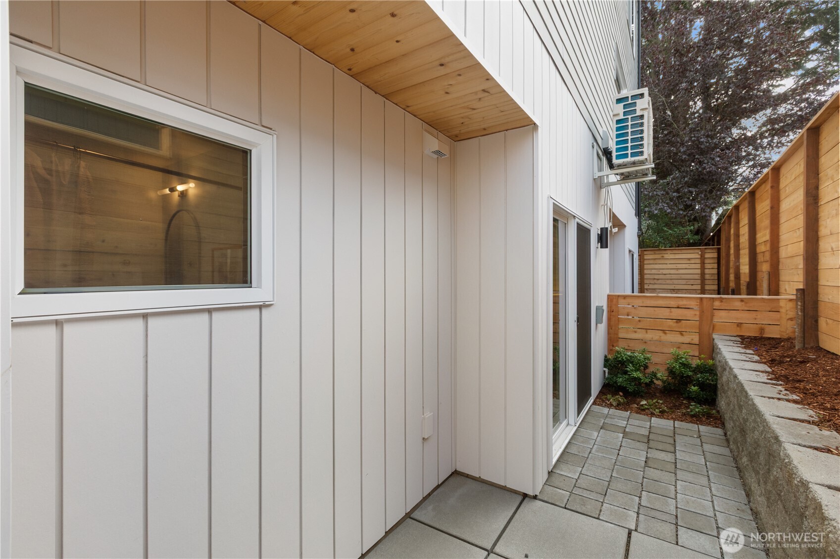 721 North 45th Street Seattle, WA 98103 - Photo 20 of 28 Gallery Image 20