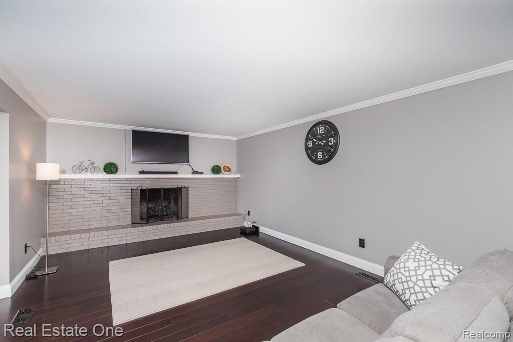 585 South Fieldstone Drive Rochester Hills, MI 48309 - Photo 18 of 34