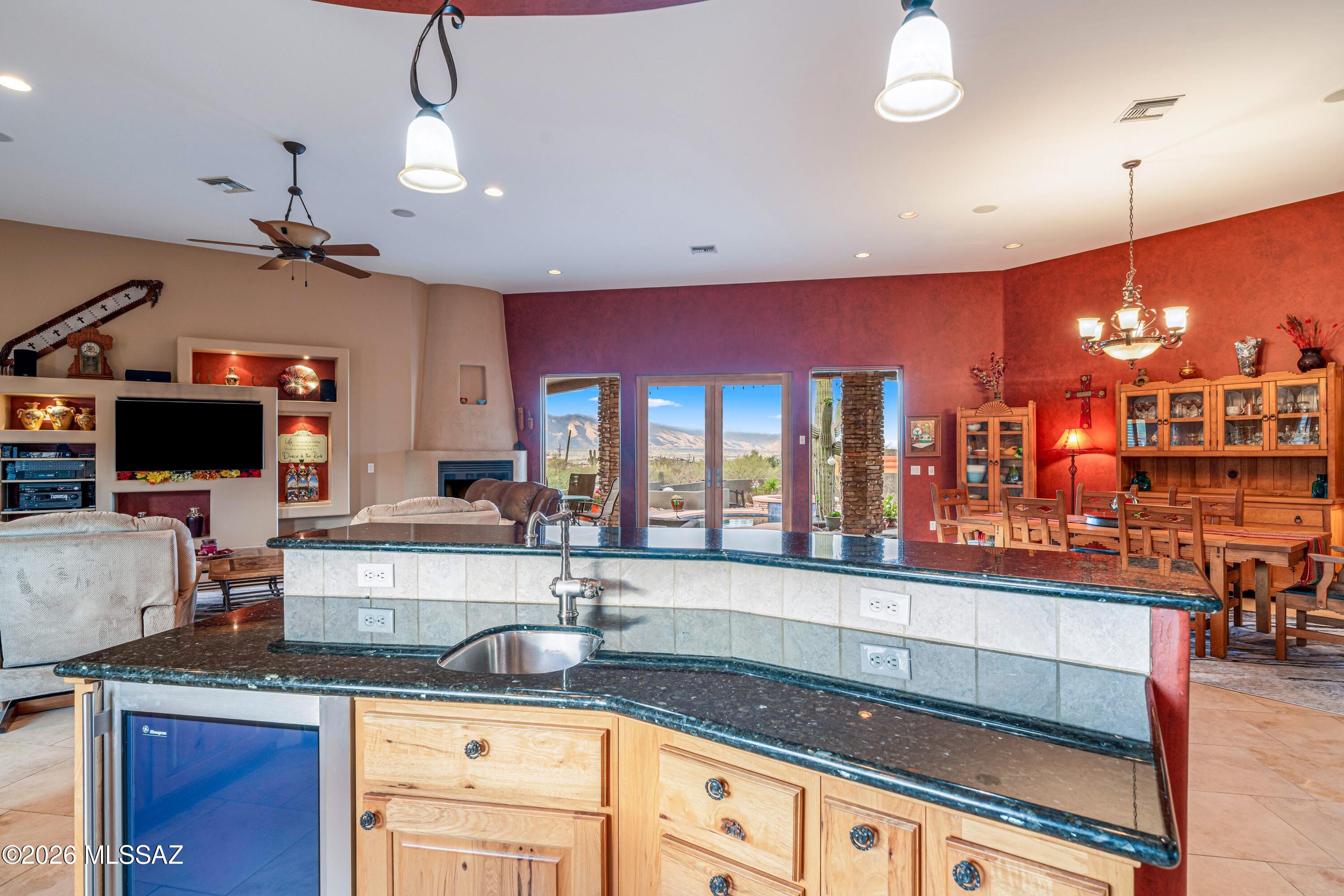 1540 North Saguaro Cliffs Court Tucson, AZ 85745 - Photo 8 of 48 31-Kitchen