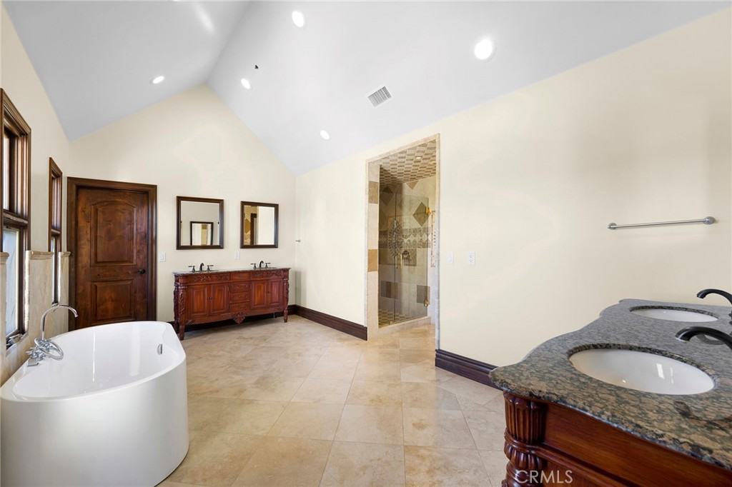 22 Fox Hole Road Ladera Ranch, CA 92694 - Photo 29 of 39 Upstairs Primary Bedroom Bath