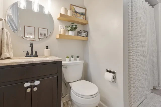 $2,400 | 328 South 14th Street, St. Charles, IL 60174