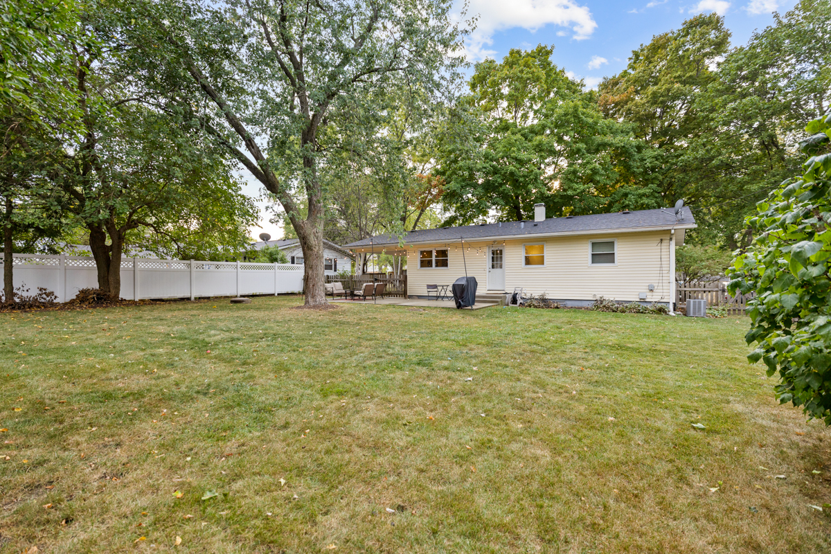 328 South 14th Street St. Charles, IL 60174 - Photo 26 of 26 a front view of house with yard and green space