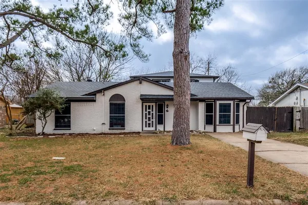 $345,999 | 861 Betty Drive, Terrell, TX 75160