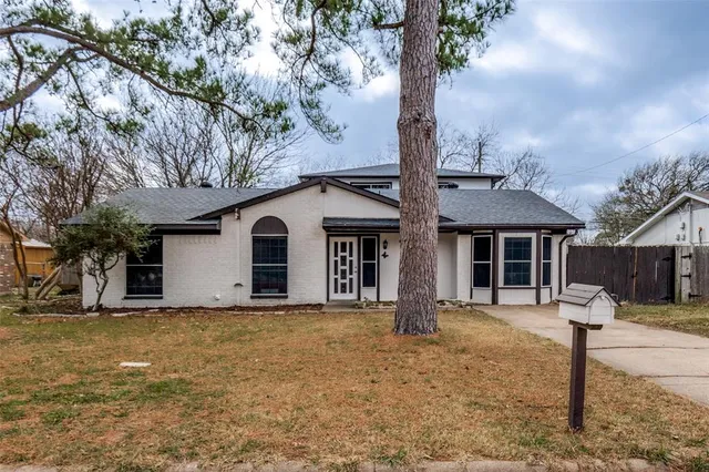 $349,999 | 861 Betty Drive, Terrell, TX 75160