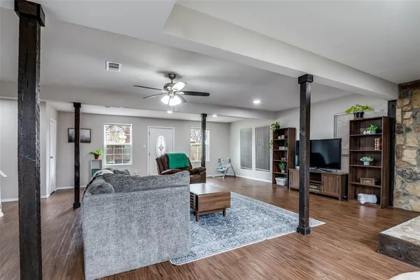 $339,999 | 861 Betty Drive, Terrell, TX 75160