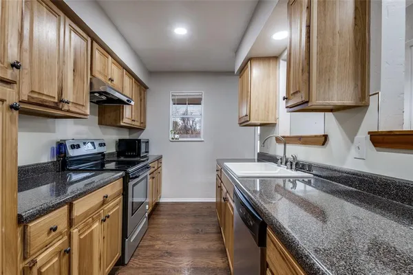 $339,999 | 861 Betty Drive, Terrell, TX 75160