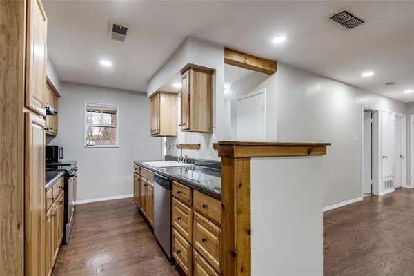 $339,999 | 861 Betty Drive, Terrell, TX 75160