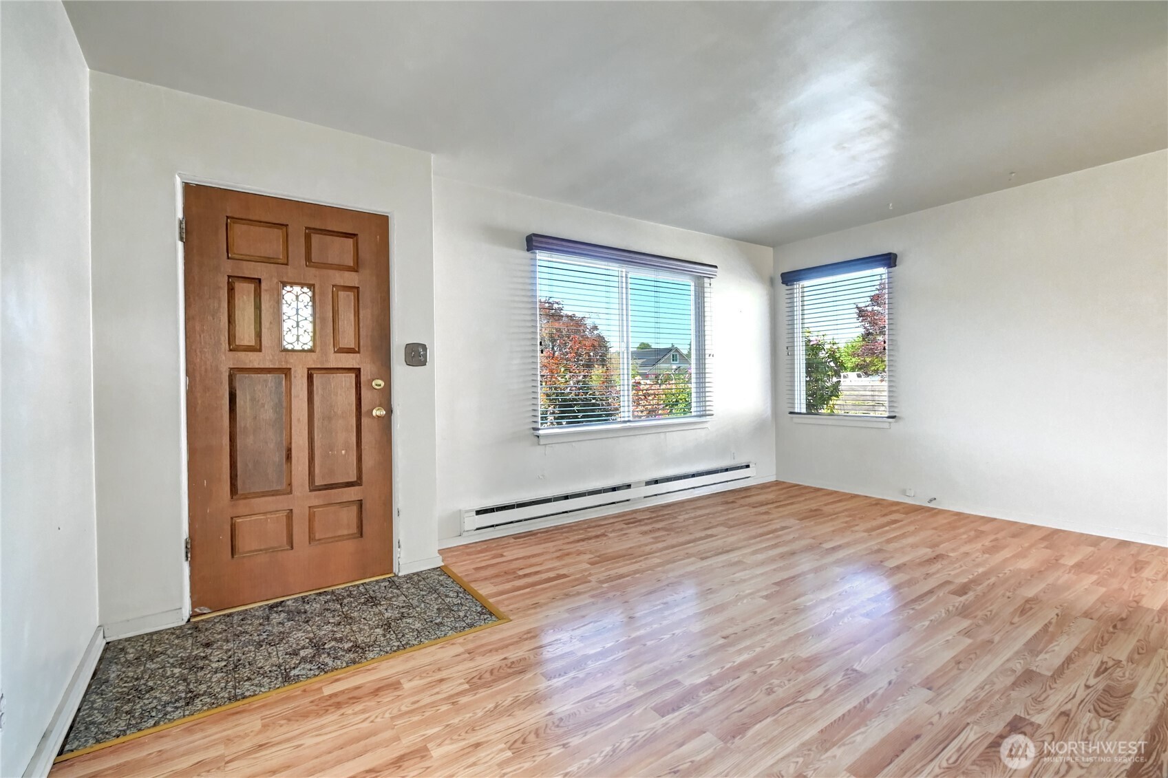 1327 Maple Street Everett, WA 98201 - Photo 7 of 31