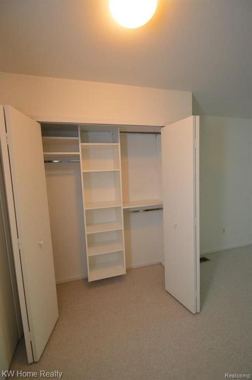29656 Middlebelt Road, Unit 2402 Farmington Hills, MI 48334 - Photo 22 of 36