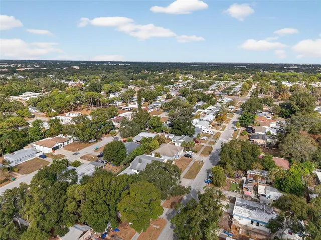 $2,000 | 5136 68th Street North, Unit C, St. Petersburg, FL 33709