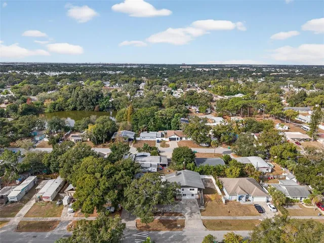 $2,000 | 5136 68th Street North, Unit C, St. Petersburg, FL 33709