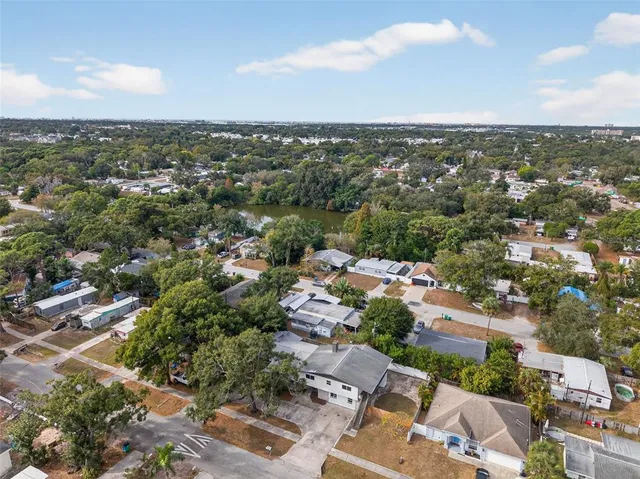 $2,000 | 5136 68th Street North, Unit C, St. Petersburg, FL 33709