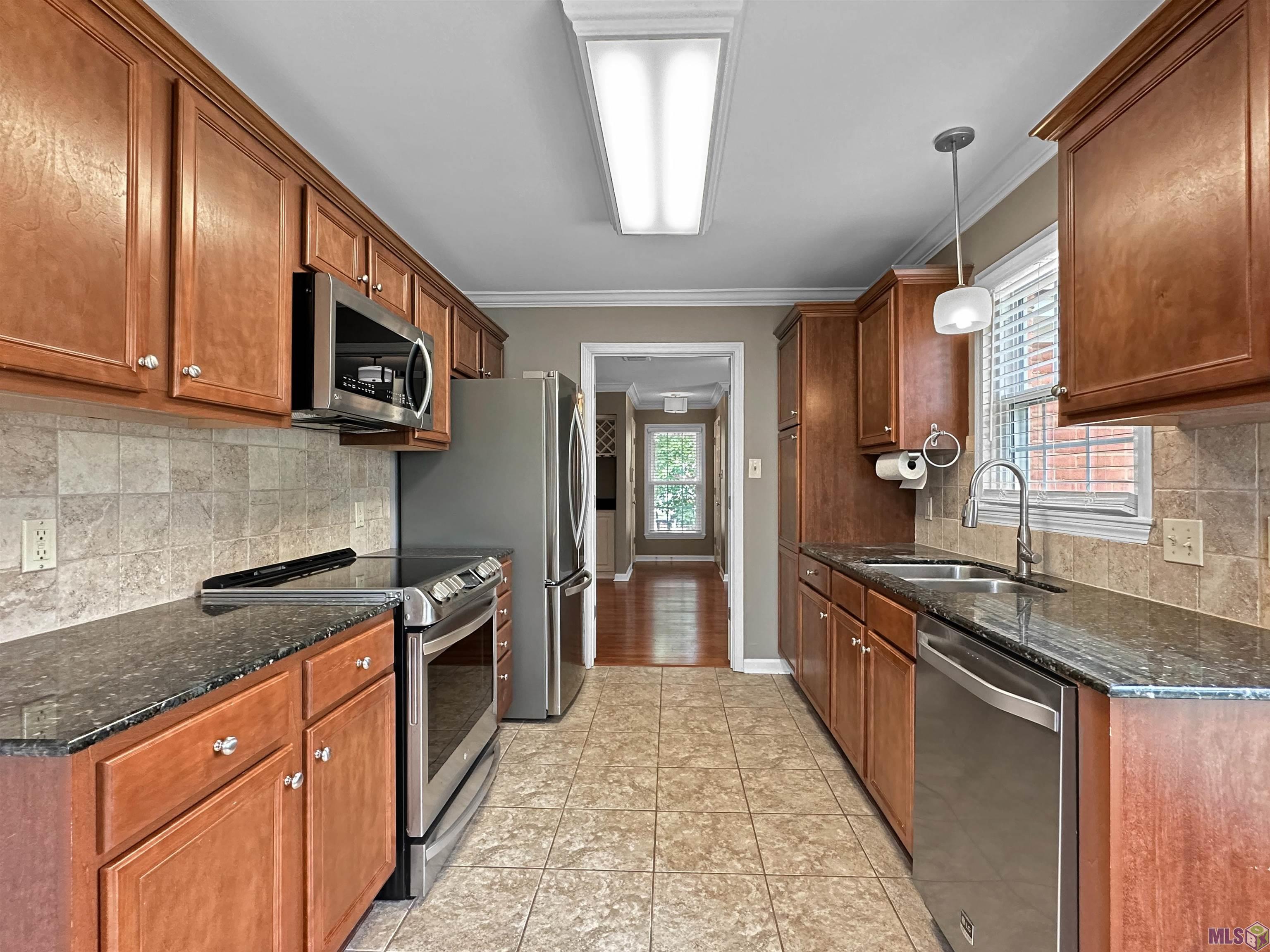 7925 Jefferson Pl Boulevard, Unit 30C Baton Rouge, LA 70809 - Photo 11 of 18 All New Appliances