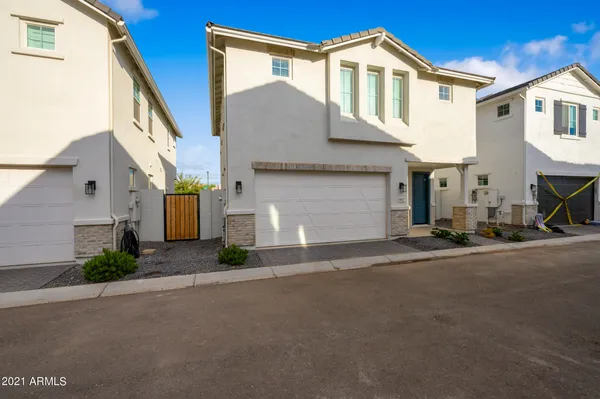 $2,200 | 9517 East Talon Avenue, Mesa, AZ 85212