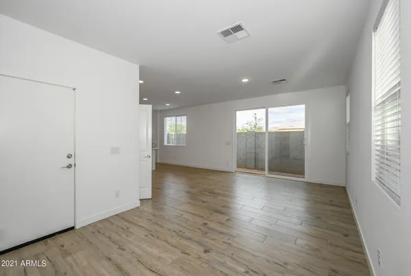 $2,200 | 9517 East Talon Avenue, Mesa, AZ 85212