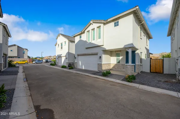 $2,200 | 9517 East Talon Avenue, Mesa, AZ 85212