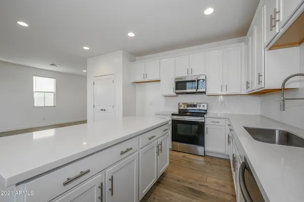 $2,200 | 9517 East Talon Avenue, Mesa, AZ 85212