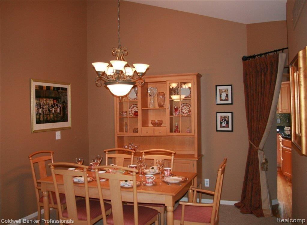 41487 Thoreau Ridge Novi, MI 48377 - Photo 5 of 16 Dining room