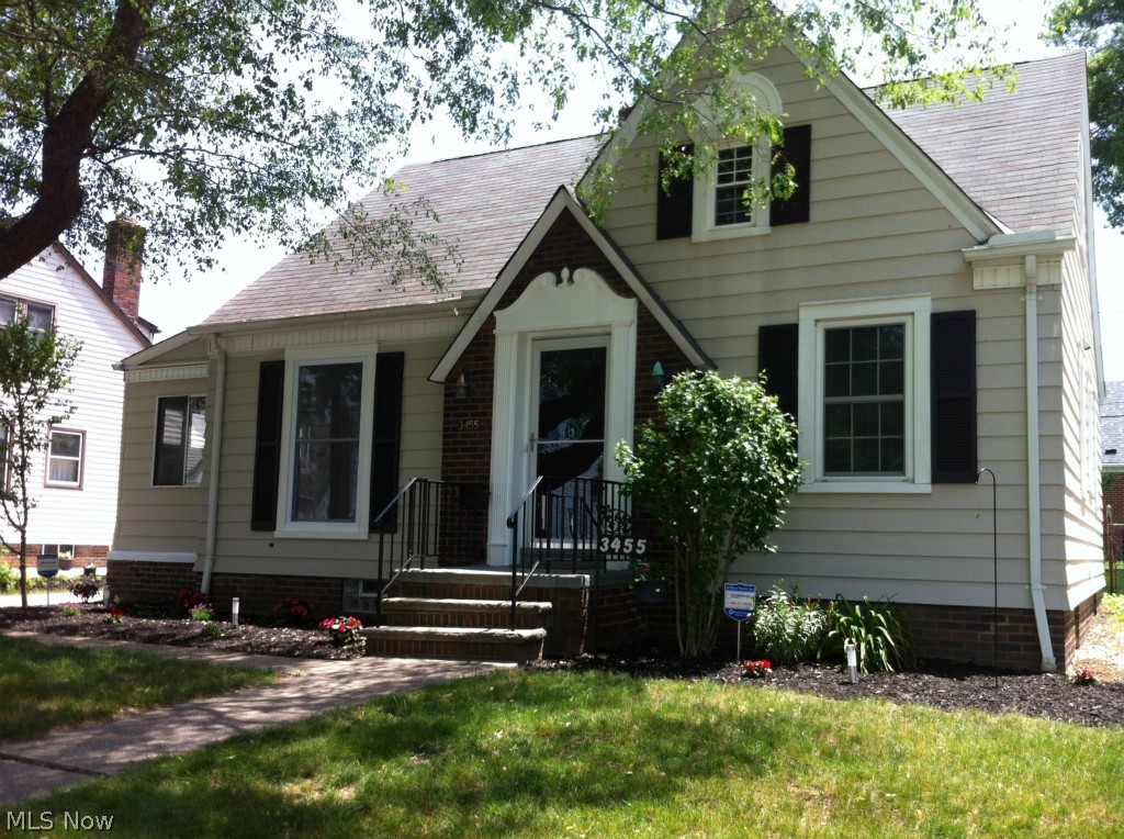 3455 Doris Road Cleveland, OH 44111 - Photo 1 of 22 Gallery Image 1
