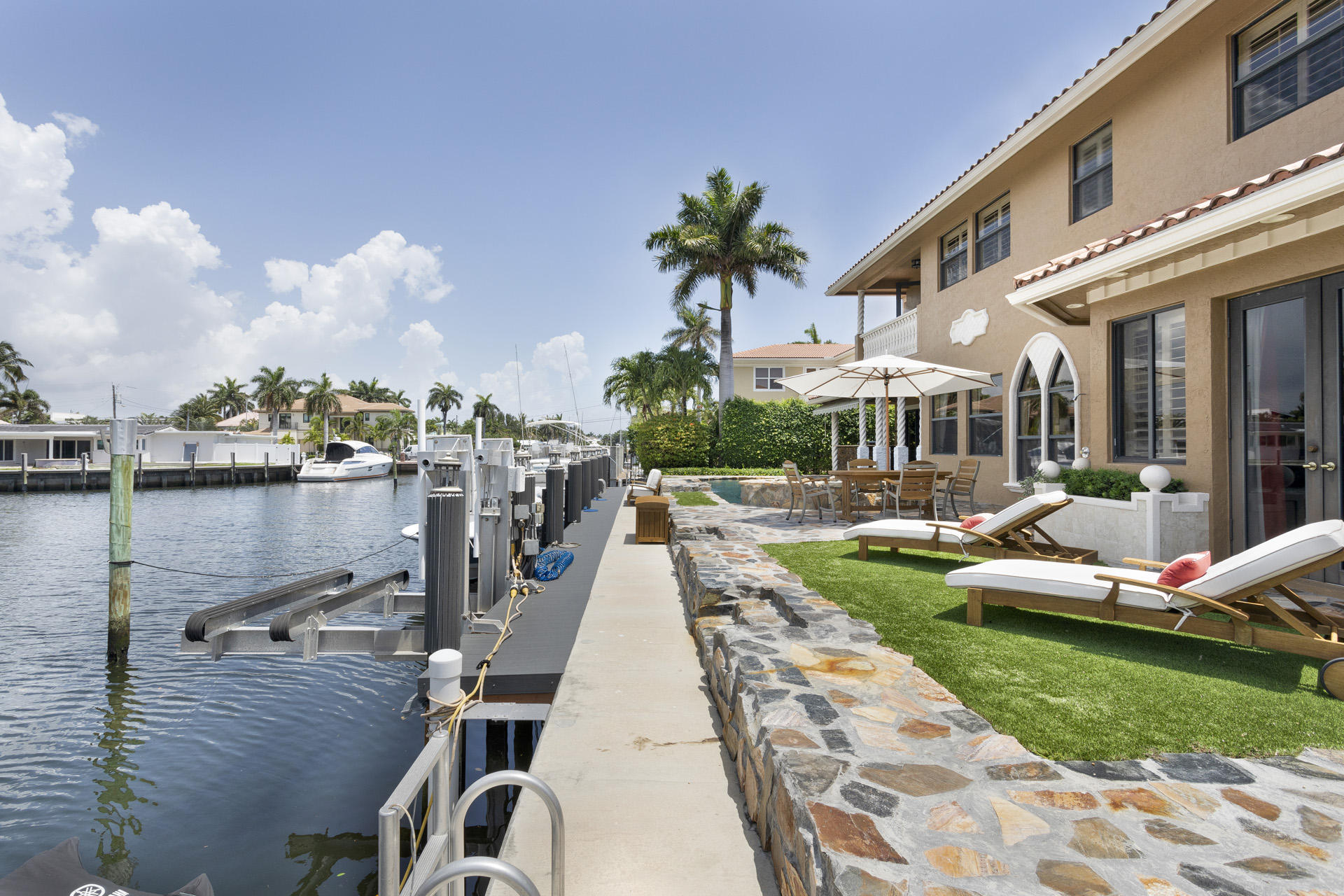 6929 Northeast 8th Drive Boca Raton, FL 33487 - Photo 19 of 20 REAR