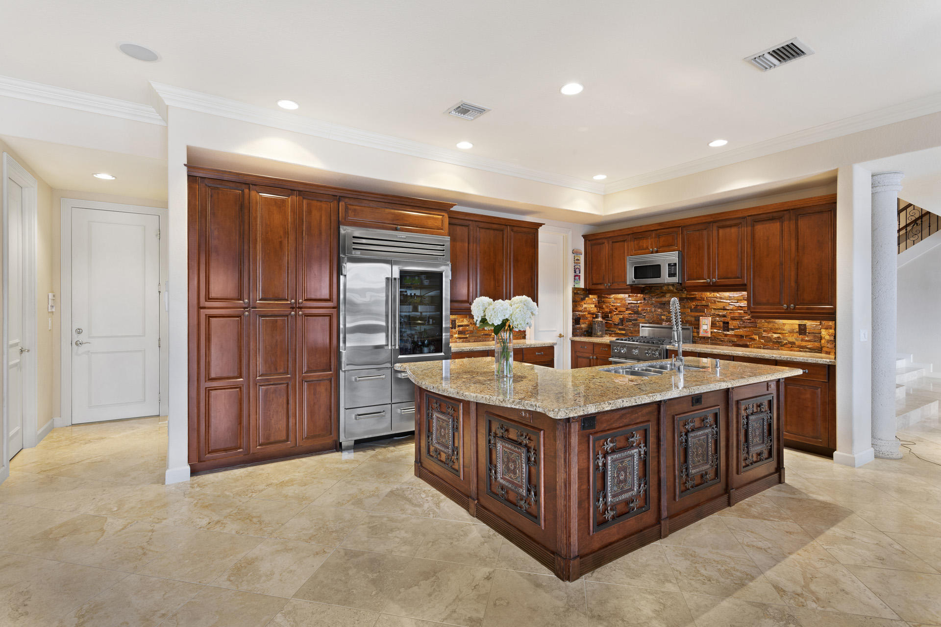 6929 Northeast 8th Drive Boca Raton, FL 33487 - Photo 5 of 20 KITCHEN