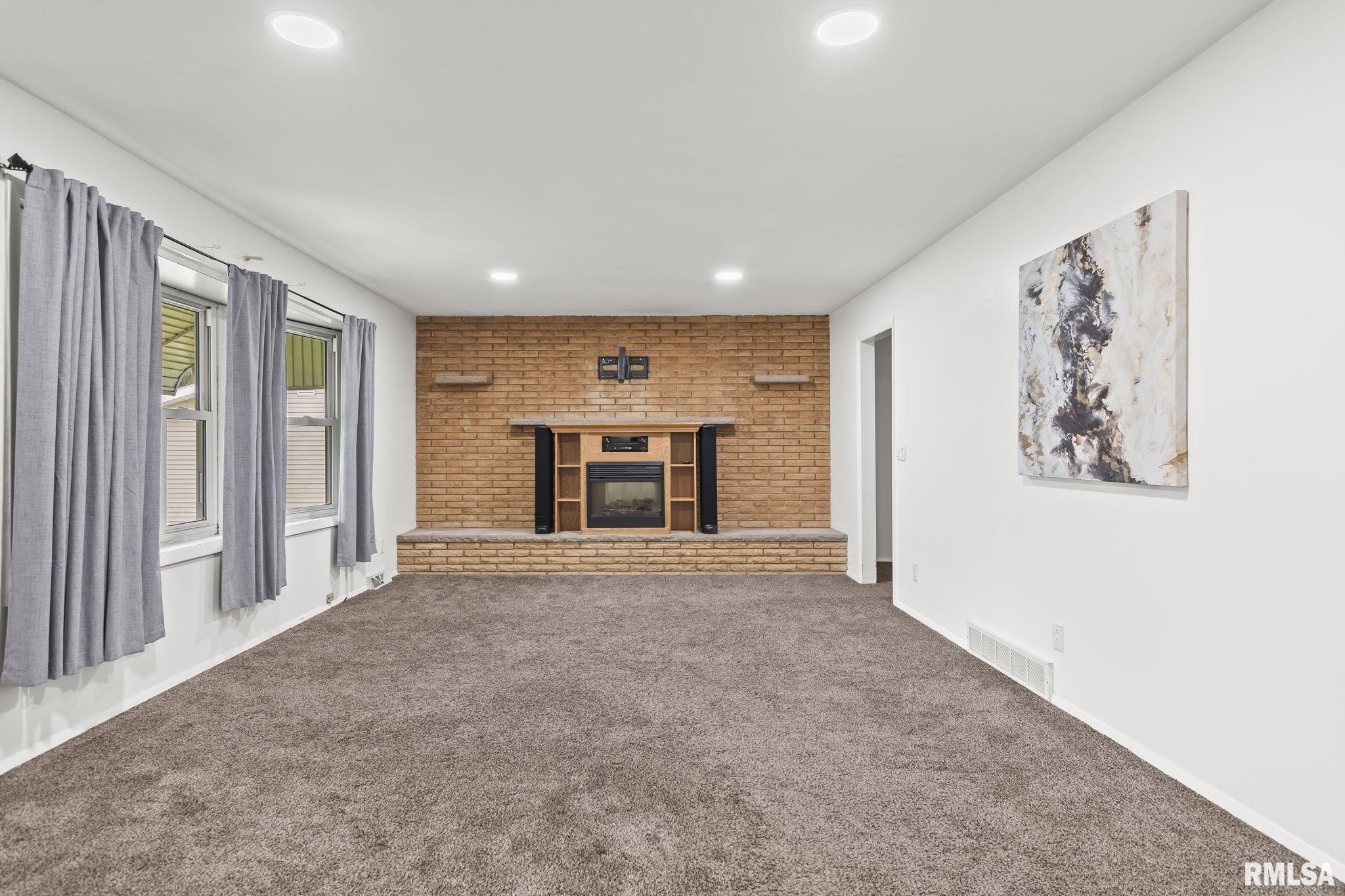 3003 Piper Road Springfield, IL 62707 - Photo 4 of 40