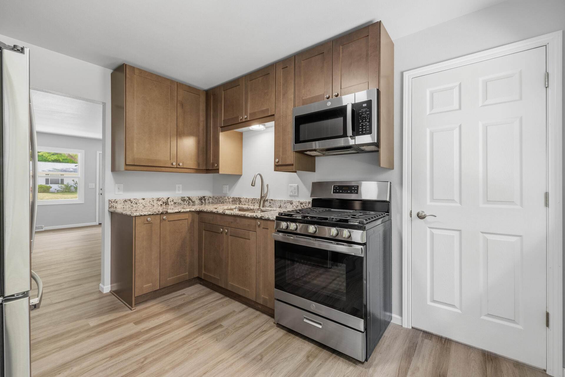 513 Bender Road, Unit 515 West Bend, WI 53090 - Photo 18 of 29 KITCHEN 513