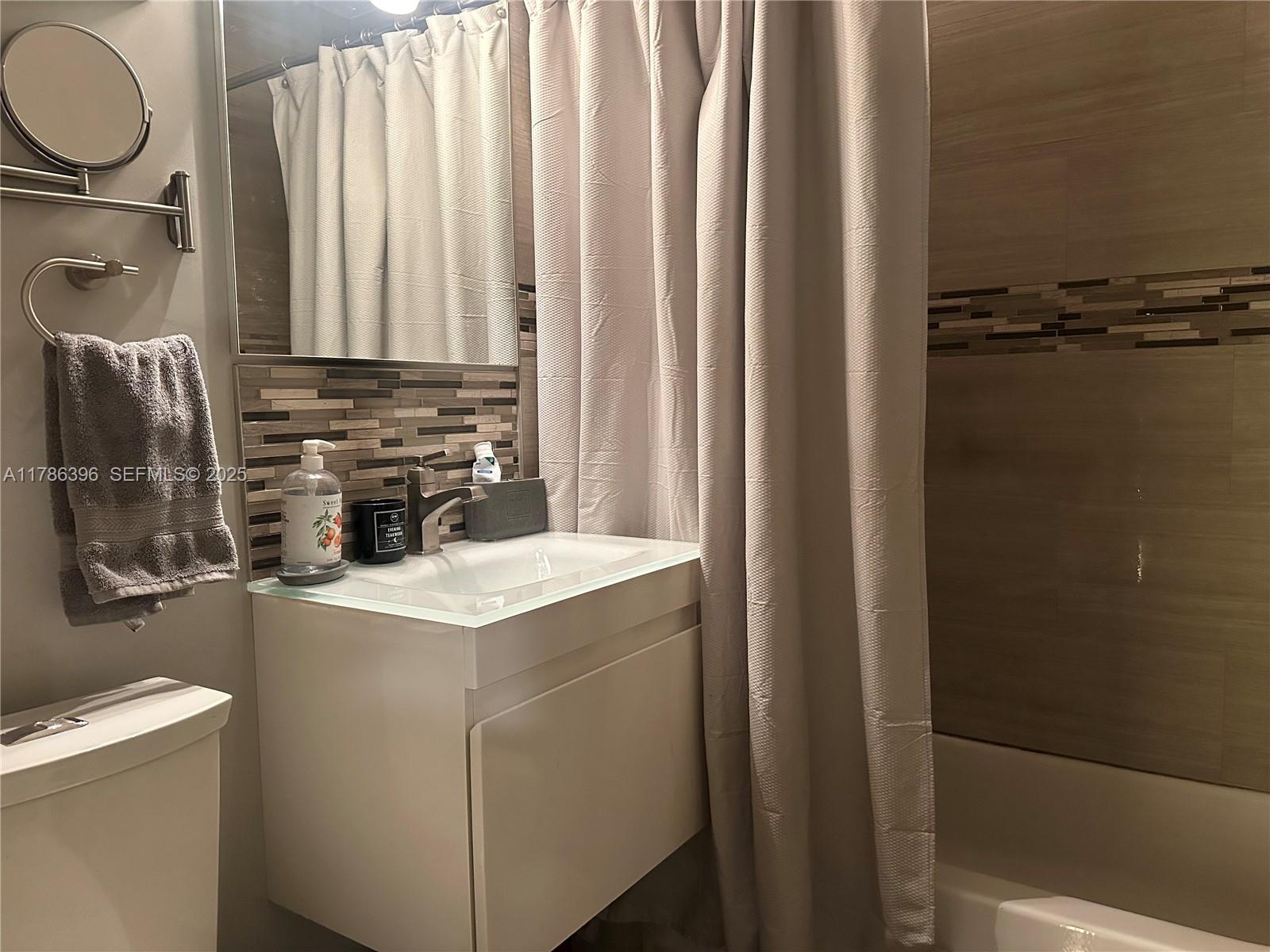 29035 Maine Road Homestead, FL 33033 - Photo 33 of 55 a utility room with dryer and washer