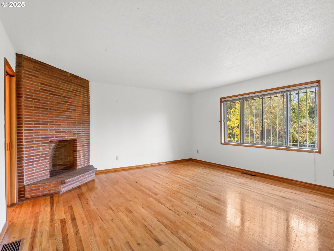 9108 North Chautauqua Boulevard Portland, OR 97217 - Photo 12 of 32