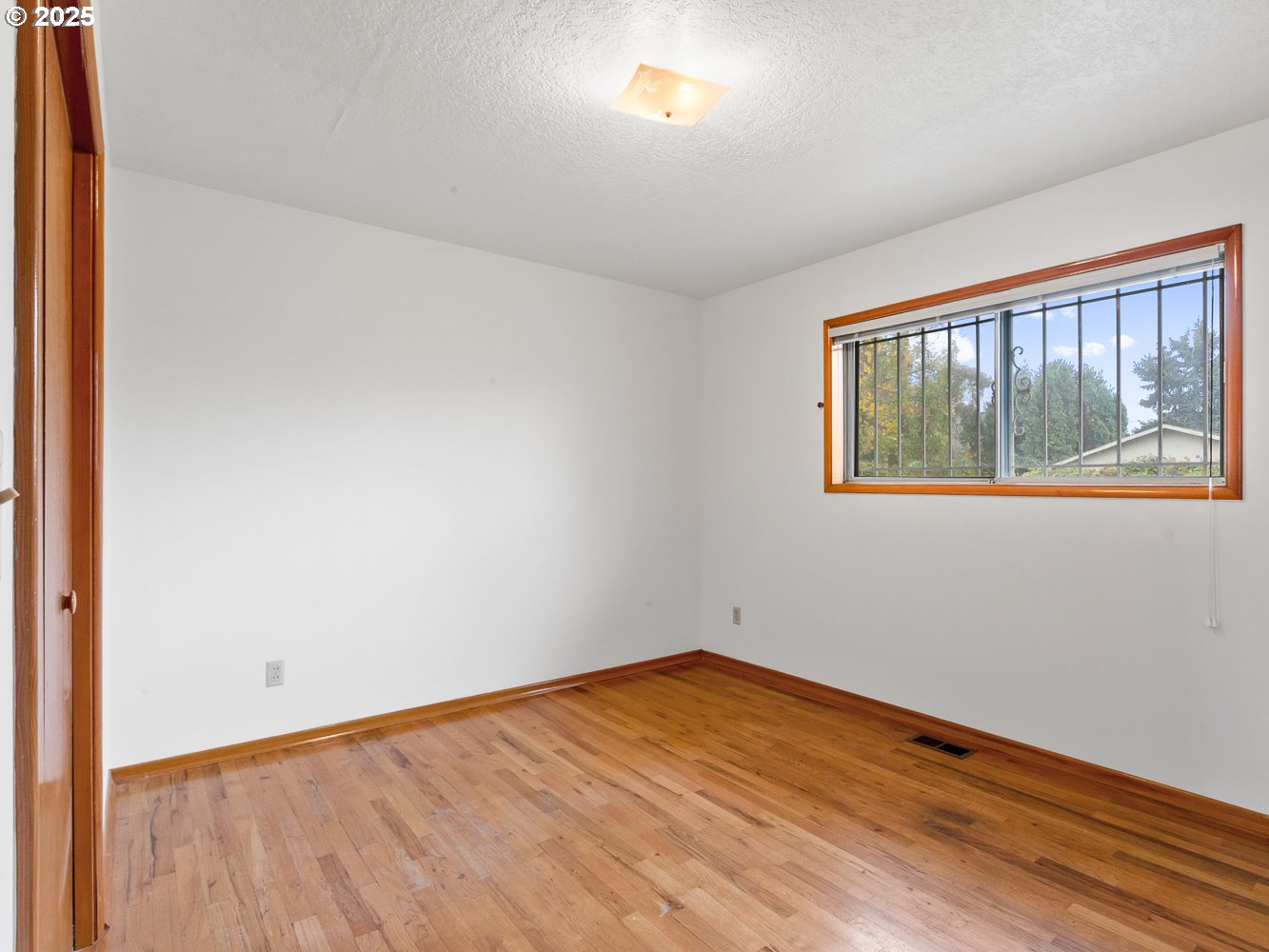 9108 North Chautauqua Boulevard Portland, OR 97217 - Photo 15 of 32