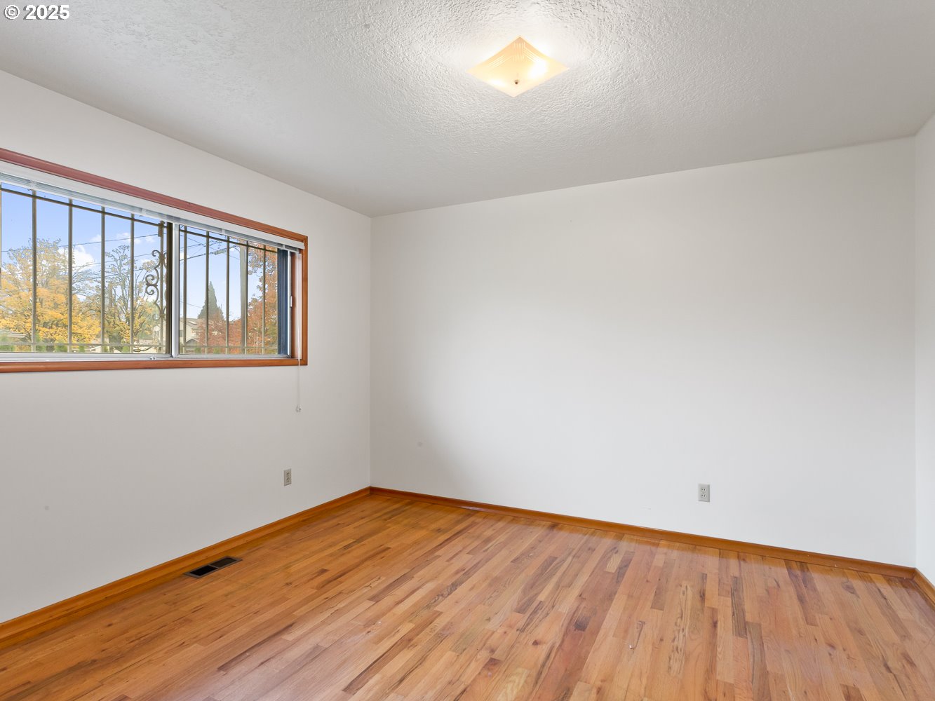 9108 North Chautauqua Boulevard Portland, OR 97217 - Photo 17 of 32