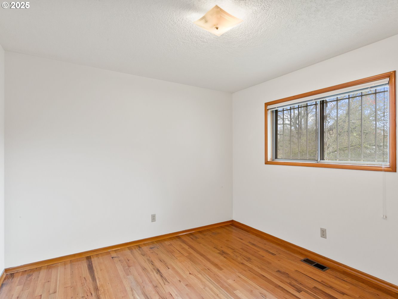 9108 North Chautauqua Boulevard Portland, OR 97217 - Photo 19 of 32