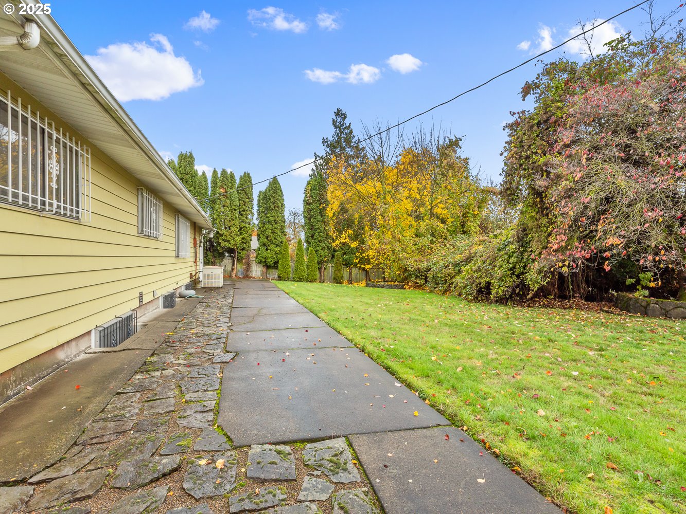 9108 North Chautauqua Boulevard Portland, OR 97217 - Photo 29 of 32