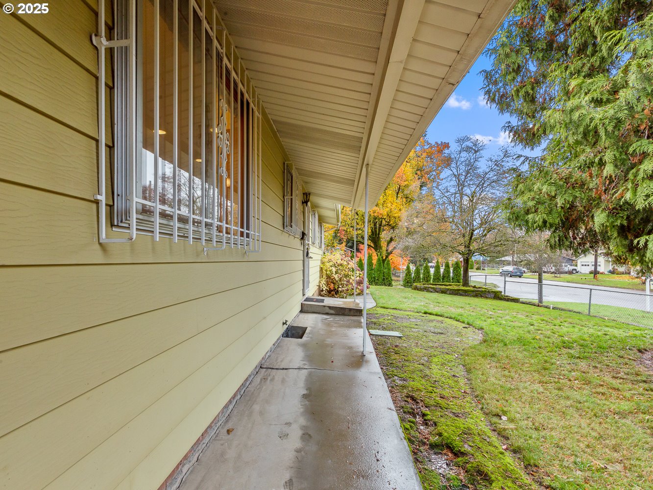 9108 North Chautauqua Boulevard Portland, OR 97217 - Photo 5 of 32