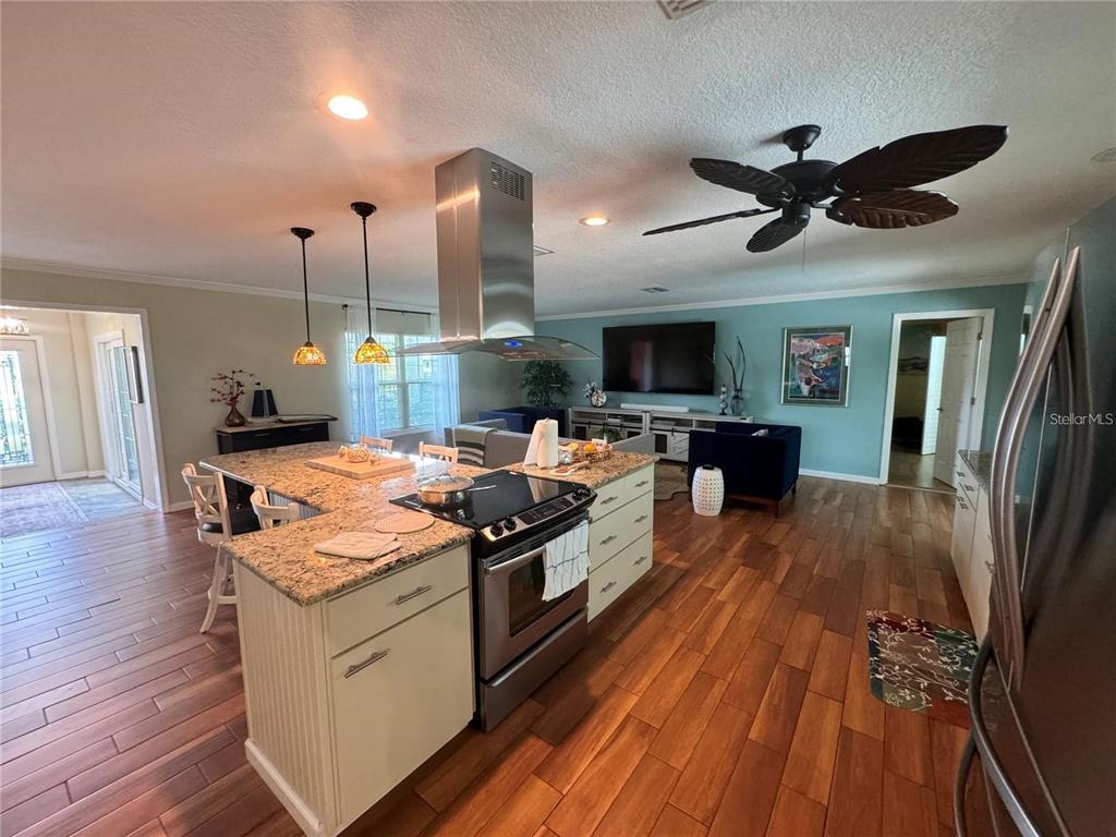 4884 Marsh Field Road Sarasota, FL 34235 - Photo 7 of 27