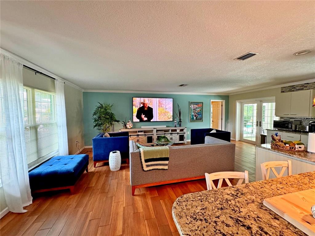 4884 Marsh Field Road Sarasota, FL 34235 - Photo 10 of 27