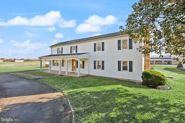 $795,000 | 10733 Parkgate Drive, Nokesville, VA 20181