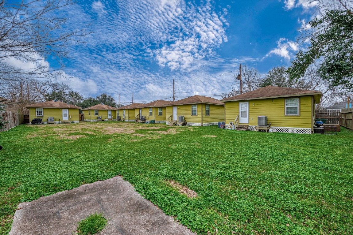 3938 King Street Houston, TX 77026 - Photo 24 of 34 a view of an house with backyard space and garden