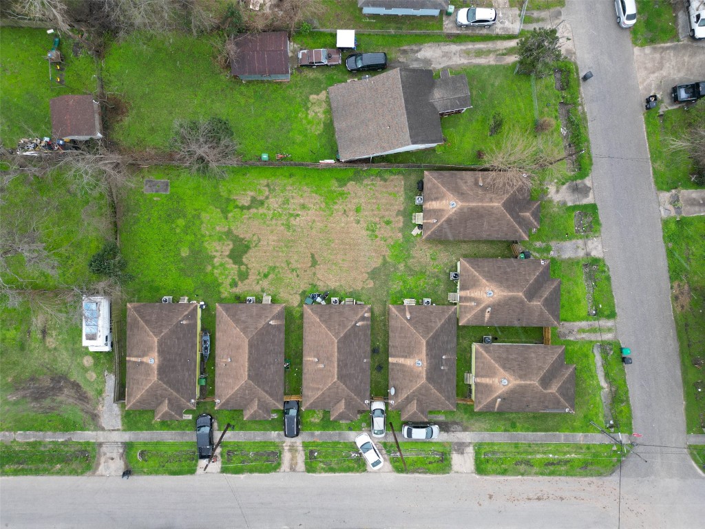 3938 King Street Houston, TX 77026 - Photo 7 of 34 an aerial view of a house