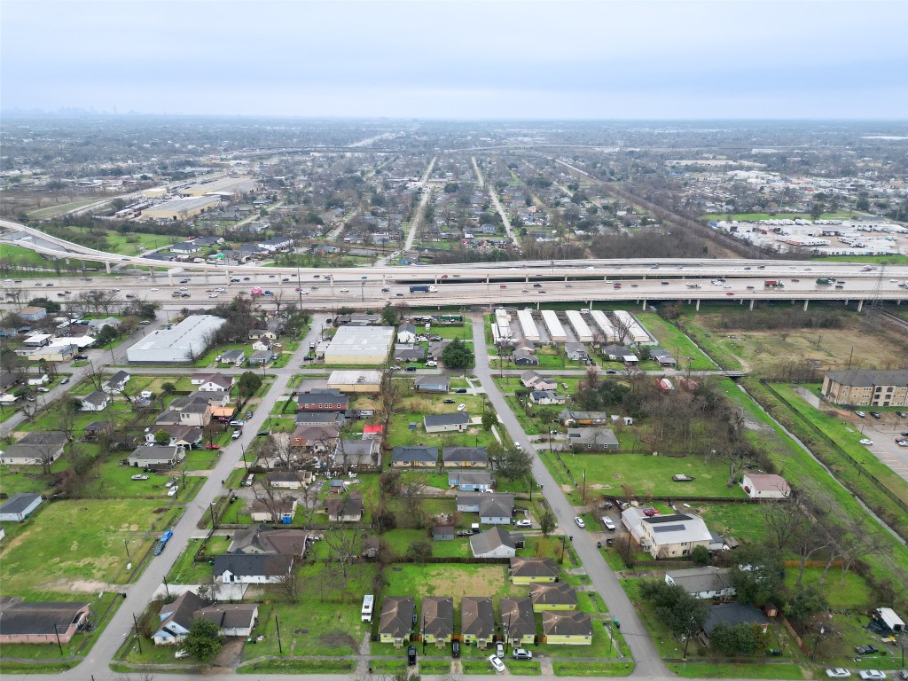 3938 King Street Houston, TX 77026 - Photo 10 of 34 an aerial view of residential houses with outdoor space