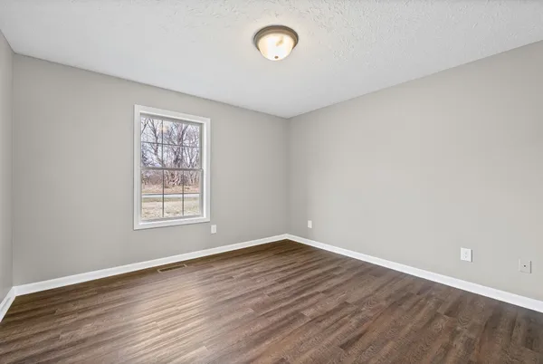 $995 | 5867 Julien Road, Hopkinsville, KY 42240